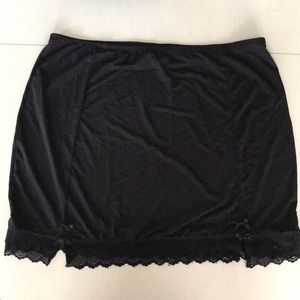 Vintage-inspired Anthropologie Eloise black half slip - worn once